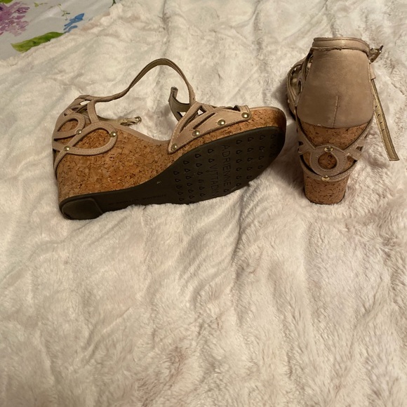 Beige wedges - Picture 3 of 3